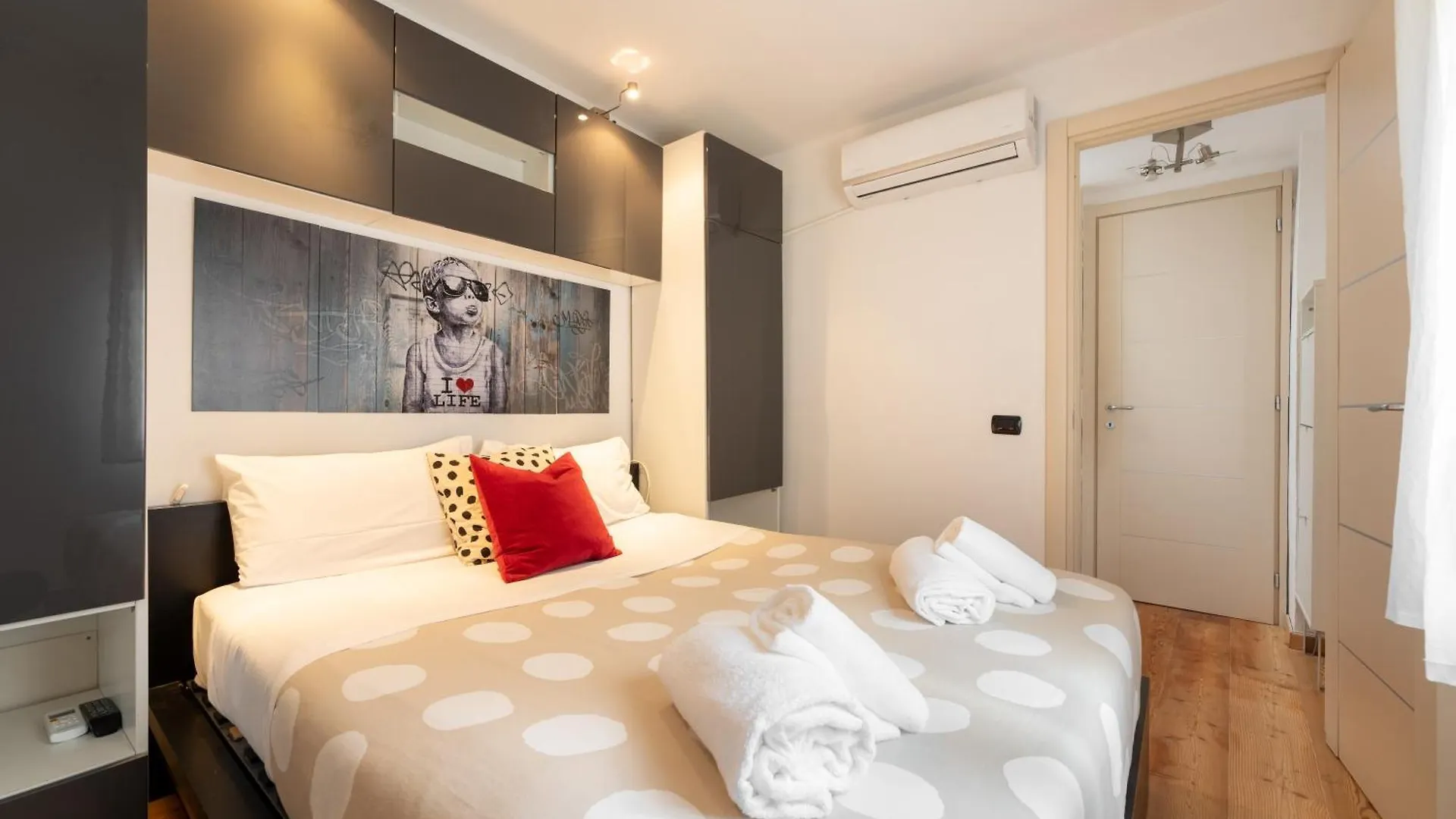 Apartment Keys Of Italy - Guantobilo 15 - Unexpensive 1 Bedroom Flat By The Uffizi Florence Italy